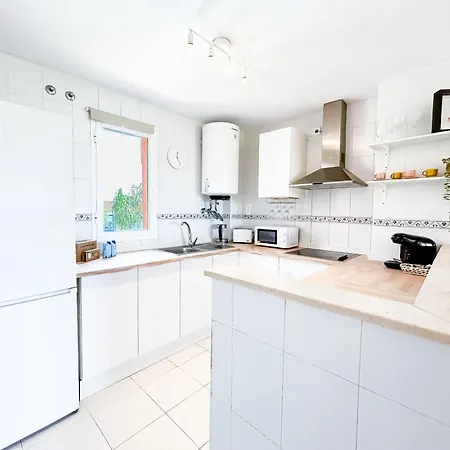 Apartment Family 400 Meters From The Beach, With Internet And Pool *