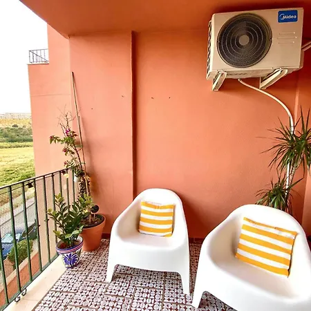 Apartment Family 400 Meters From The Beach, With Internet And Pool